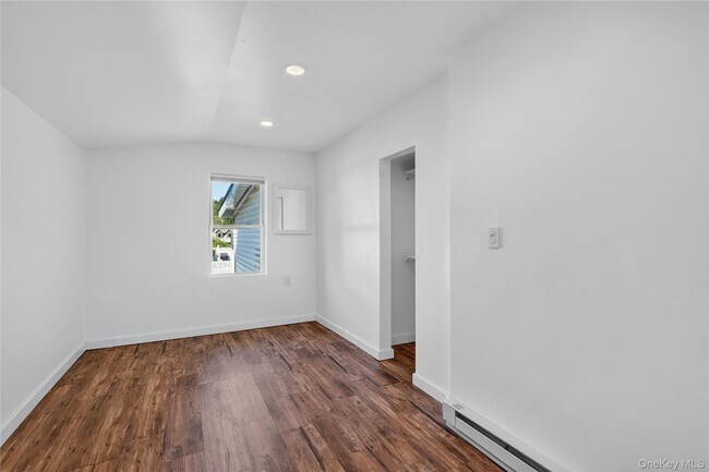 Building Photo - 9 Wickes Ln