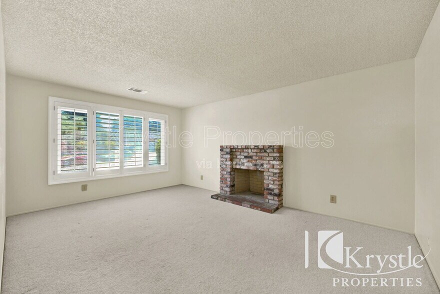 Building Photo - 115 Daffodil Cir