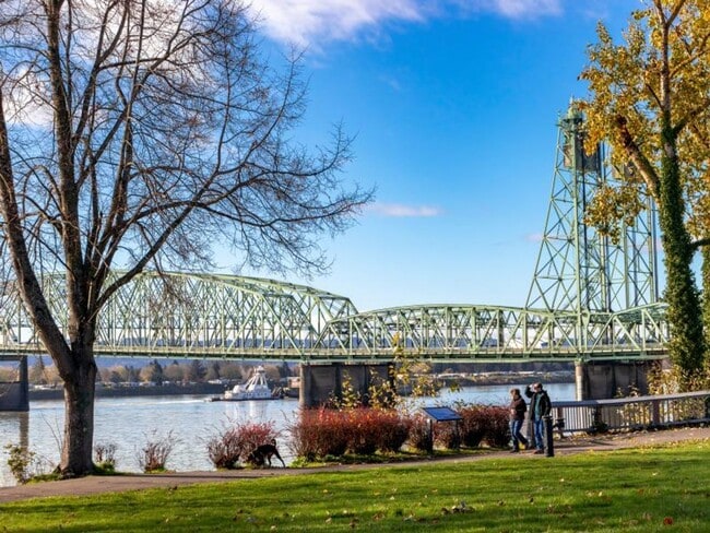 Building Photo - 4916 NE 2nd Ct