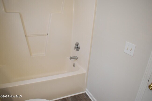 Building Photo - 708 Tabor Ln