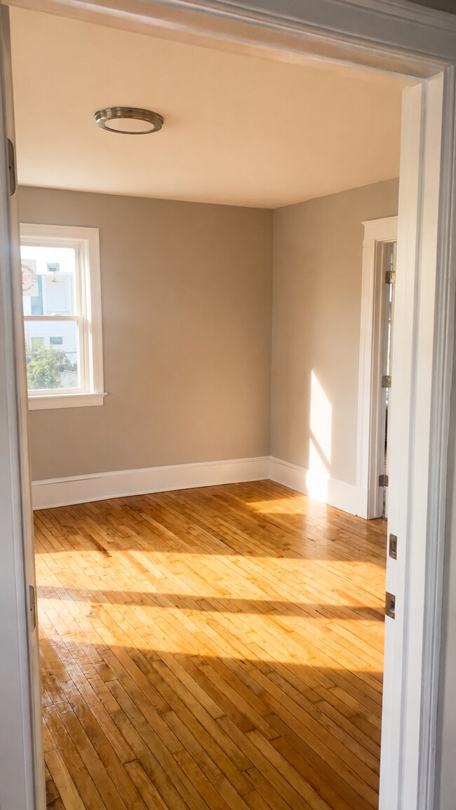 Building Photo - 237 Boylston St