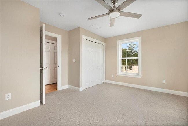 Building Photo - 1401 Hunting Hill Dr