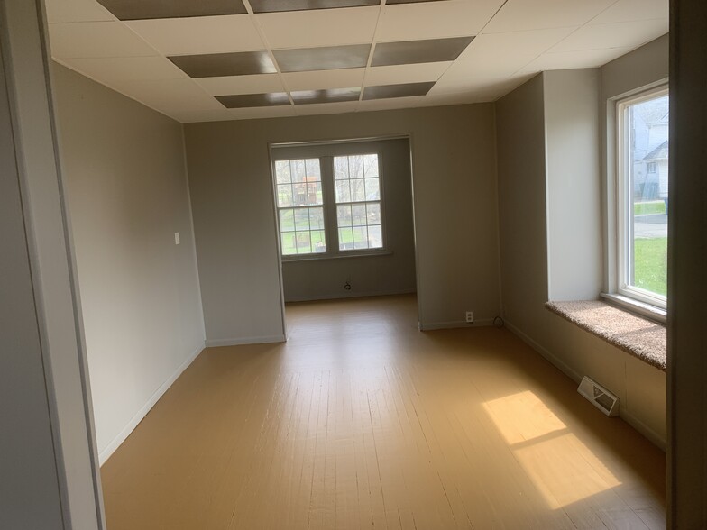 Dining room - 17 Hartzell Ave
