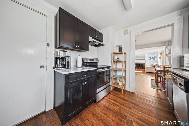 Building Photo - 196 Waite St