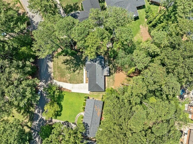 Building Photo - 1905 Fort Valley Dr SW