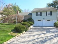 Building Photo - 174 Waverly Rd