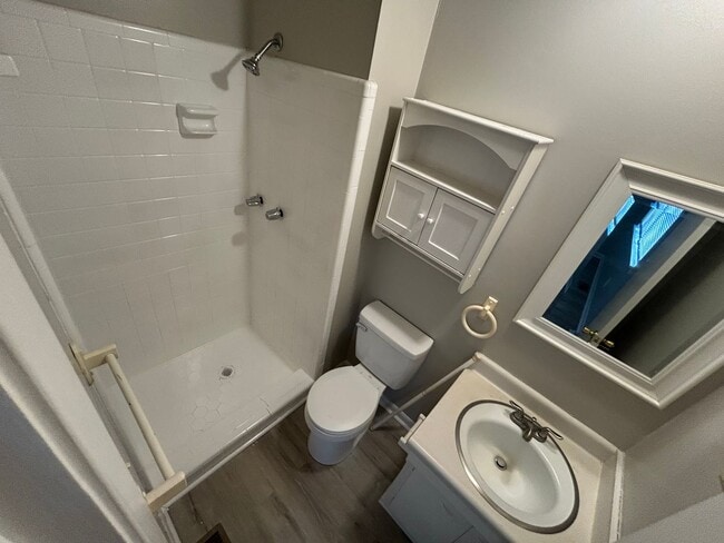 Building Photo - Charming 3BR Home with Fenced Backyard, Garage & Modern Flooring — 1,322 Sq Ft