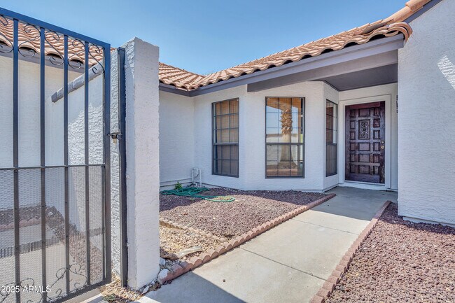 Building Photo - 5302 W Cheryl Dr