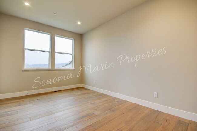 Building Photo - Gorgeous 4 Bed/3Bath House Available in De...