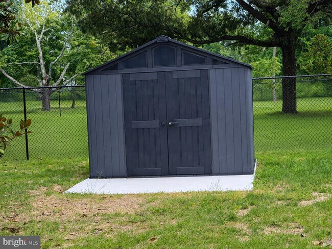 Building Photo - 609 Tebbston Dr