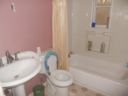 Building Photo - 528 Trenton Ave