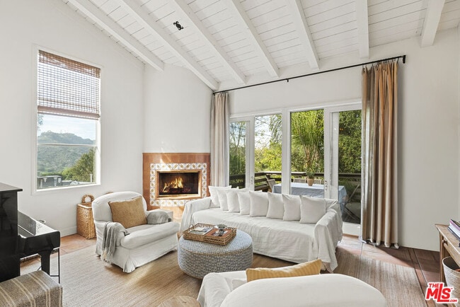 Building Photo - 7445 Palo Vista Dr