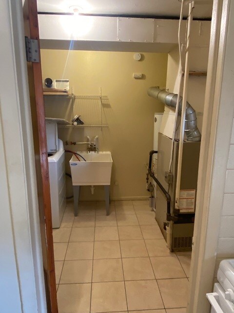 utility room - 11200 S Hale Ave