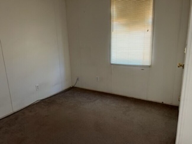 Building Photo - For Lease - 7100 Airline #708 - Midland, TX