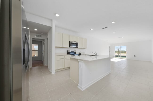 Building Photo - 3146 Totem Rd