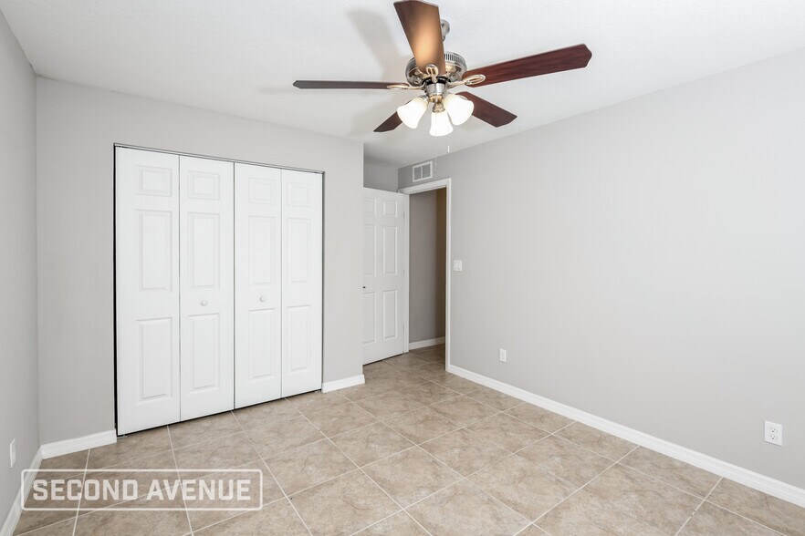 Building Photo - 1312 Vancouver Ave SE