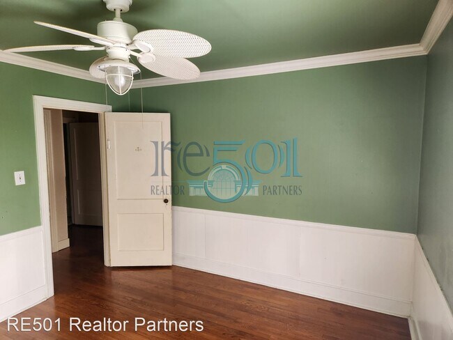 Building Photo - 2 br, 1 bath House - 320 S. Maple Street