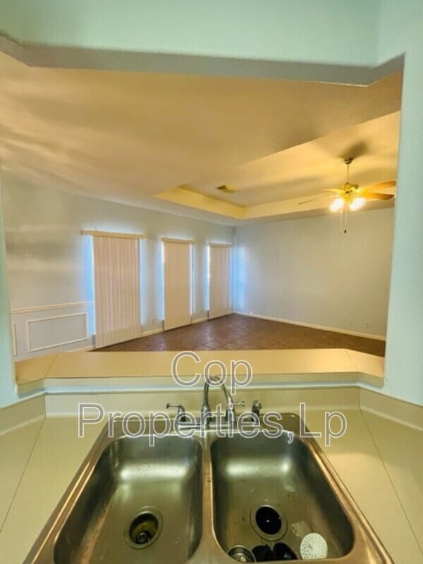 Building Photo - 6239 Parkland Oaks Dr