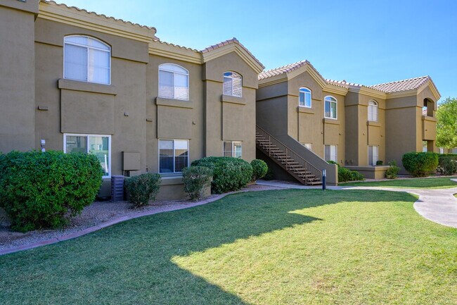 Building Photo - 5335 E Shea Blvd