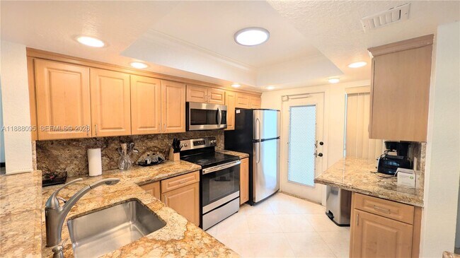 Building Photo - 3090 N Course Dr