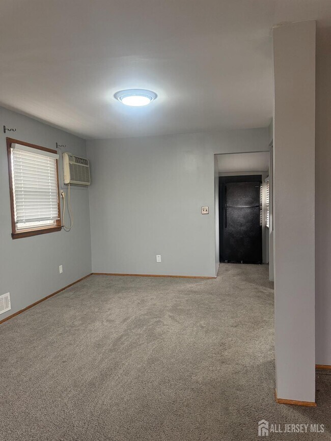 Building Photo - 55 Murdock St