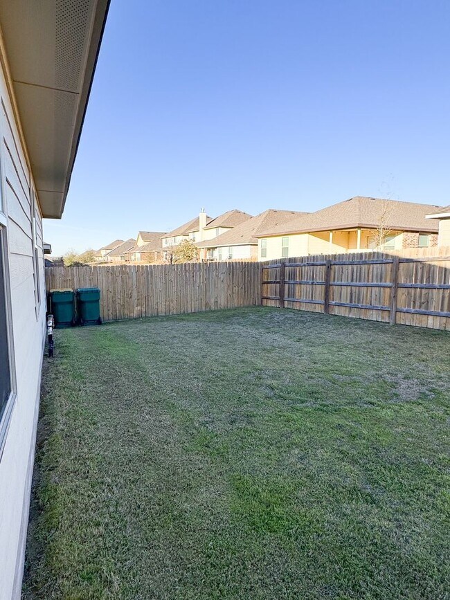 Building Photo - 6233 Lavaca Dr