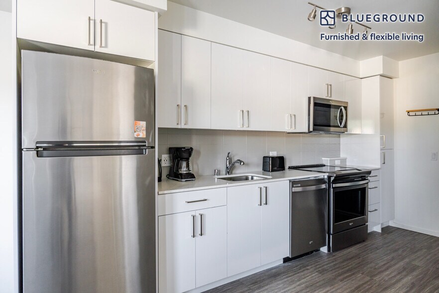 Building Photo - 4609 Union Bay Pl NE