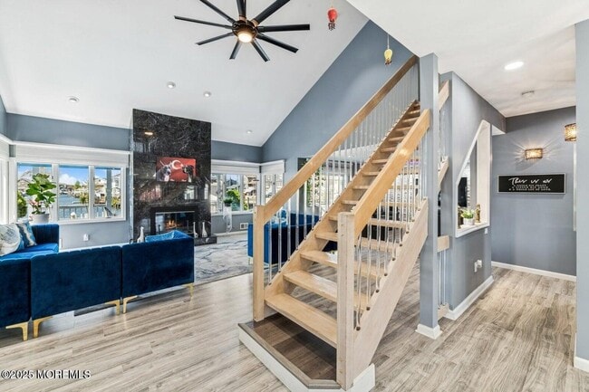 Building Photo - 385 Aldo Dr