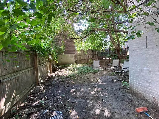 Primary Photo - 1116 Bushwick Ave