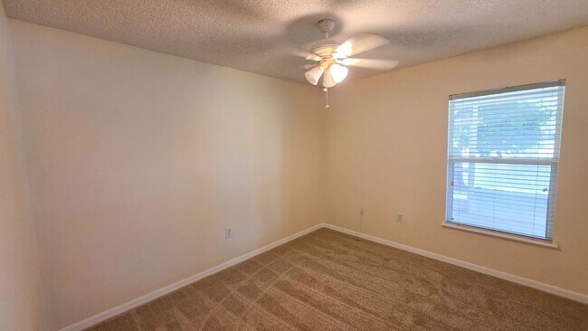 Building Photo - 2644 12th Square SW
