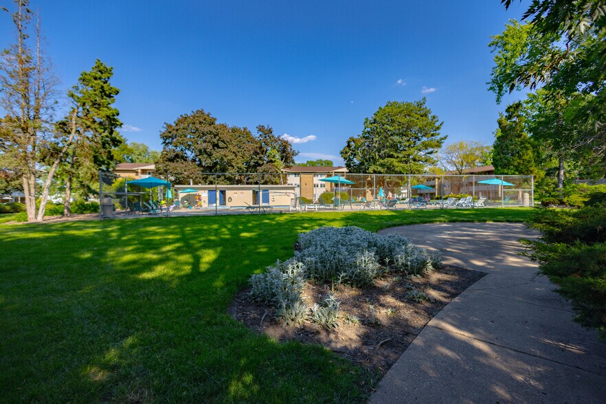 Building Photo - 930 Beau Dr