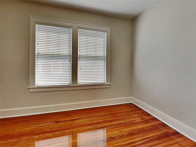 Building Photo - 1806 W Morrison Ave