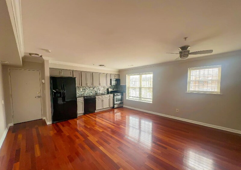 Primary Photo - 3221 8th St SE