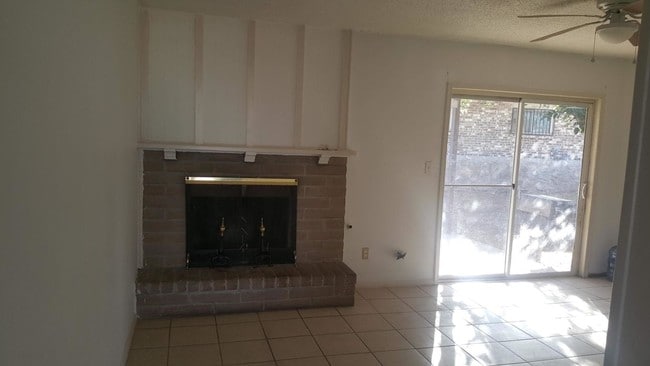 Building Photo - 10109 Kirwood St