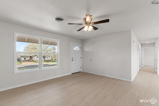 Building Photo - 3201 Cuba Ct