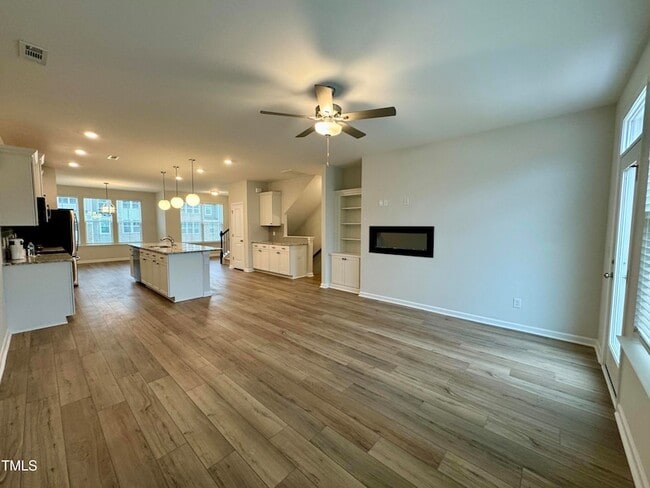 Building Photo - 209 Hickory Plns Rd