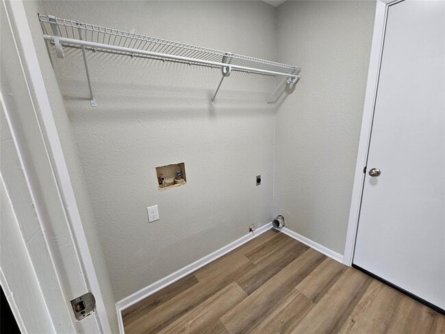 Building Photo - 1418 Hyridge Cir