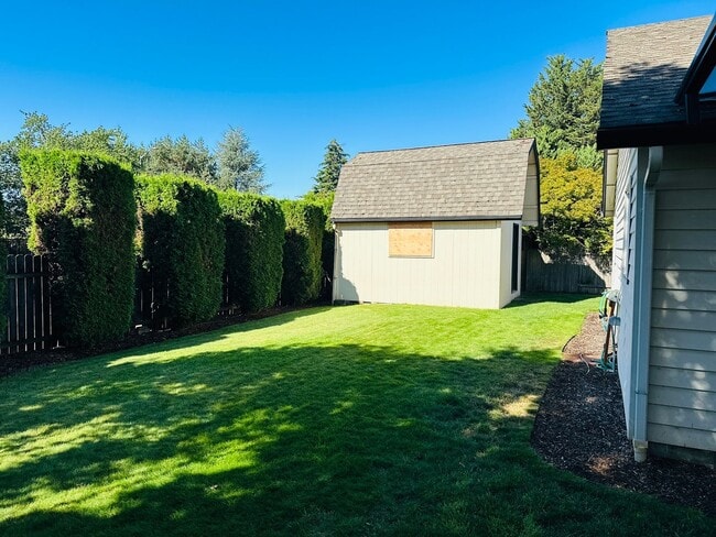 Building Photo - Charming Fisher's Landing Home