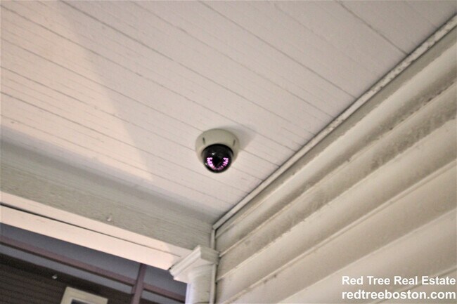 Building Photo - 6 Sunset St