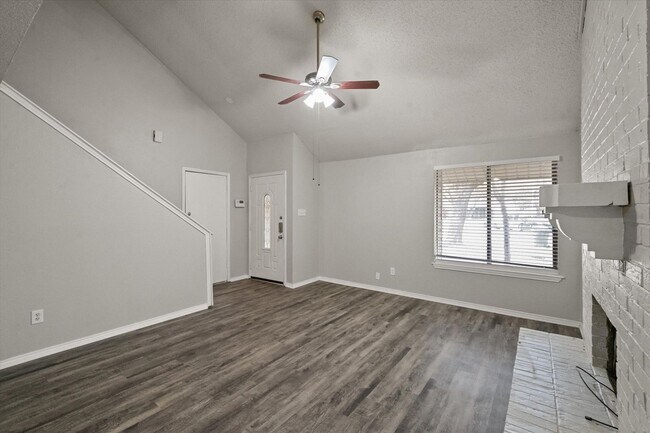 Building Photo - Lake Arlington area 4 bedroom with large yard