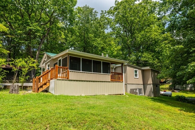 Building Photo - Top of the World, Tallassee 37878 - 2 bedr...
