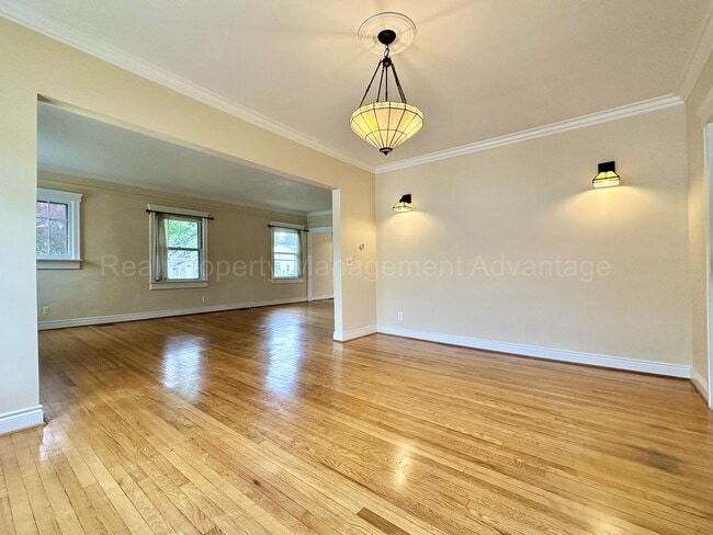 Building Photo - 4 Bedrooms, Endless Charm and Steps from D...