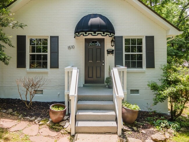 Building Photo - **REMODELED EAST NASHVILLE BUNGALOW IN HIG...