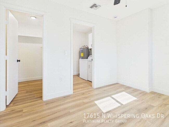 Building Photo - 17615 N Whispering Oaks Dr