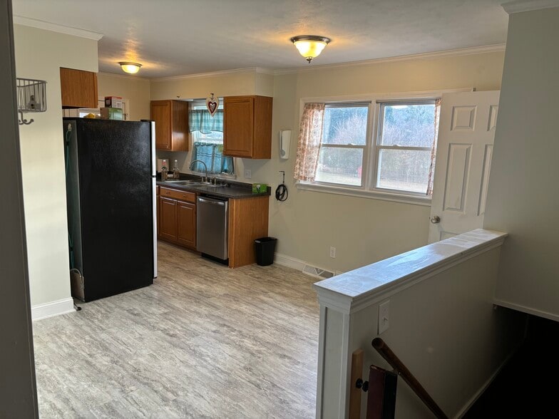 Building Photo - 701 Moran Ave