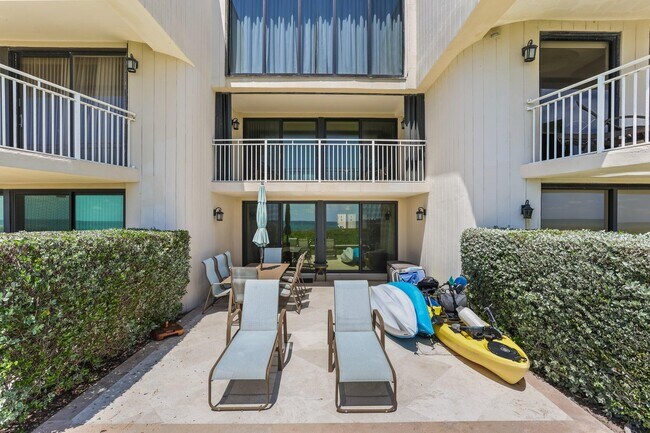 Building Photo - 2155 S Ocean Blvd