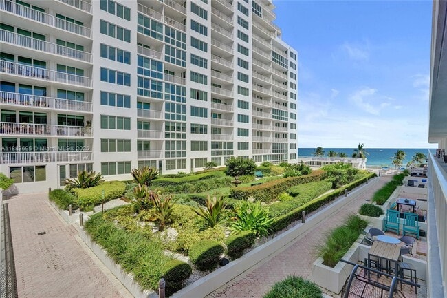 Building Photo - 5401 Collins Ave