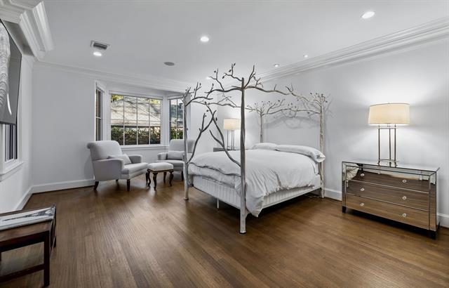 Building Photo - 1 Willow Wood Cir