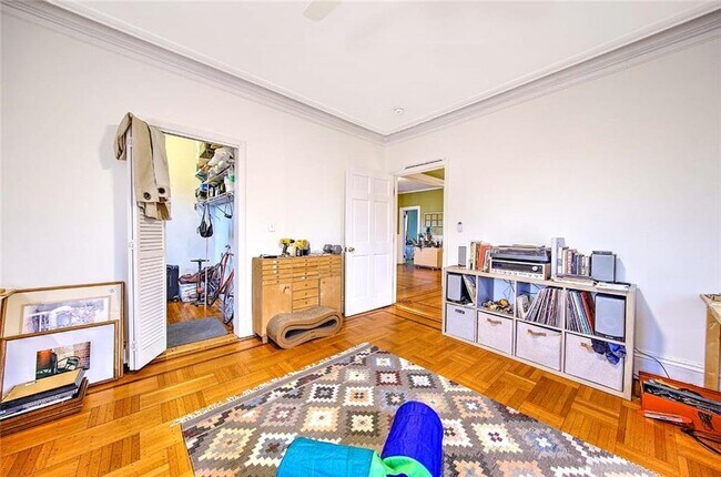 Building Photo - 130 Norwood Ave