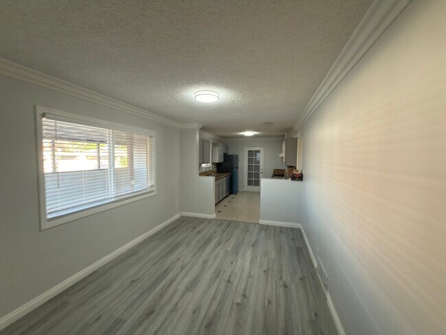 Building Photo - 1108 Cashman Dr